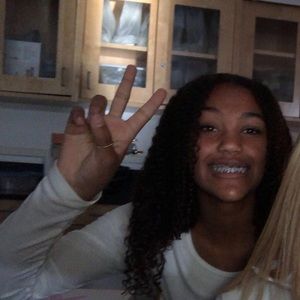 Meet your Posher, Chanelle